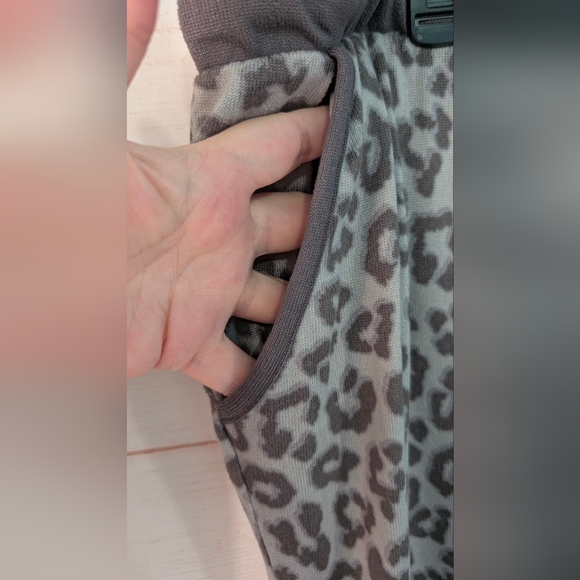 Nwot Lucky Brand Leopard Print Pajama Set  🩶 Size XXL - Picture 9 of 13
